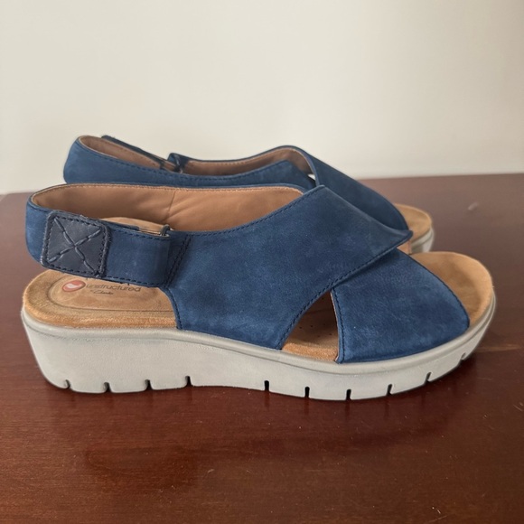 Clark’s Unstructured Leather Cross- Strap UN Karley Hail Navy Blue Nubuck 8 - Picture 3 of 7
